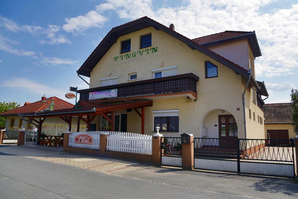Pingvin Cukrászda Apartman Balatonmáriafürdő Exterior foto