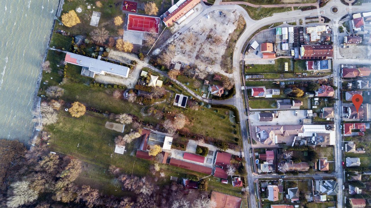 Pingvin Cukrászda Apartman Balatonmáriafürdő Exterior foto
